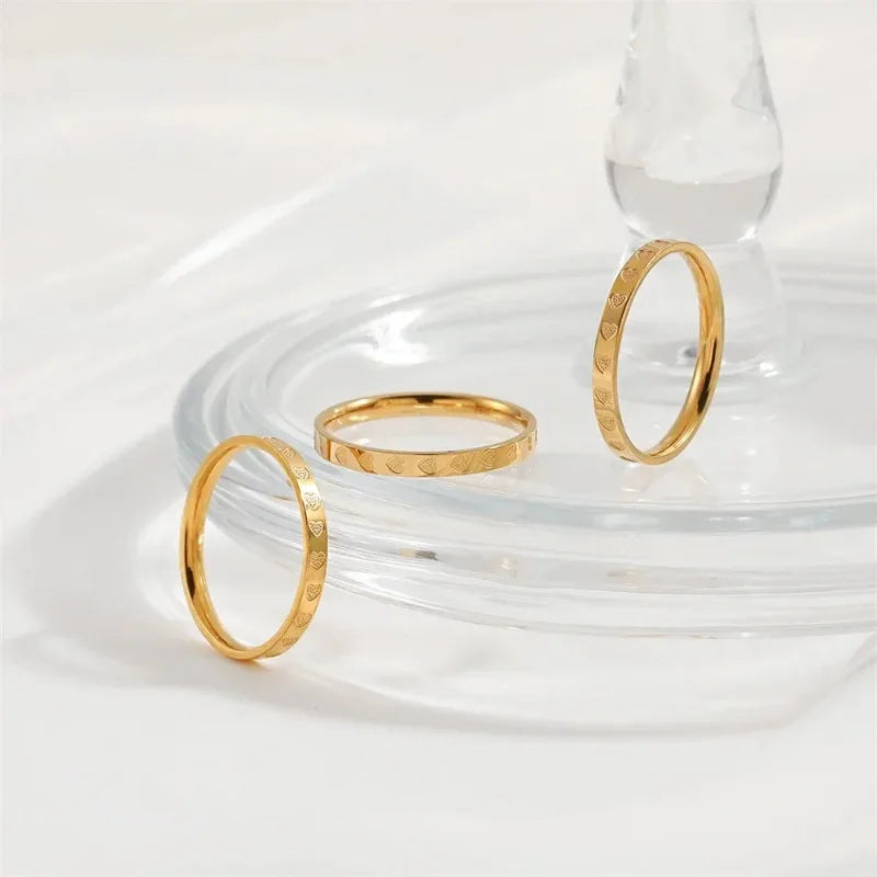 Golden Stainless Steel 2mm Love Heart Pattern Rings Women Size 5/6/7/8/9/10# Thin Finger Ring Wedding Band Engagement Jewelry